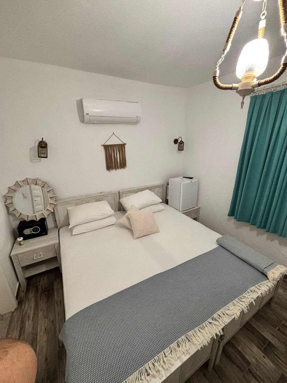 Deluxe Room | In-room safe, laptop workspace, free WiFi