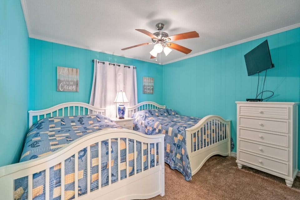 Second bedroom