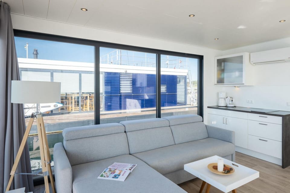 Mobile Home | Living room