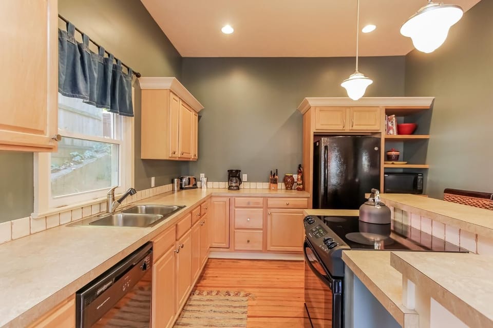 Villa (3 Bedrooms) | Private kitchen | Microwave, oven, dishwasher, blender