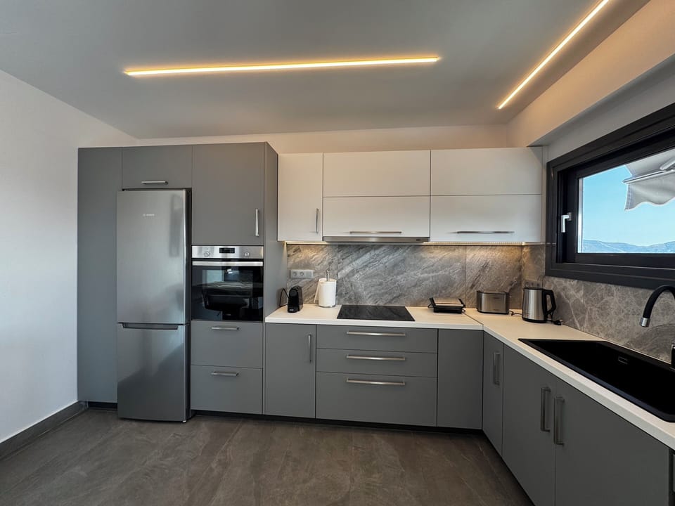 Fullt Equiped Kitchen

