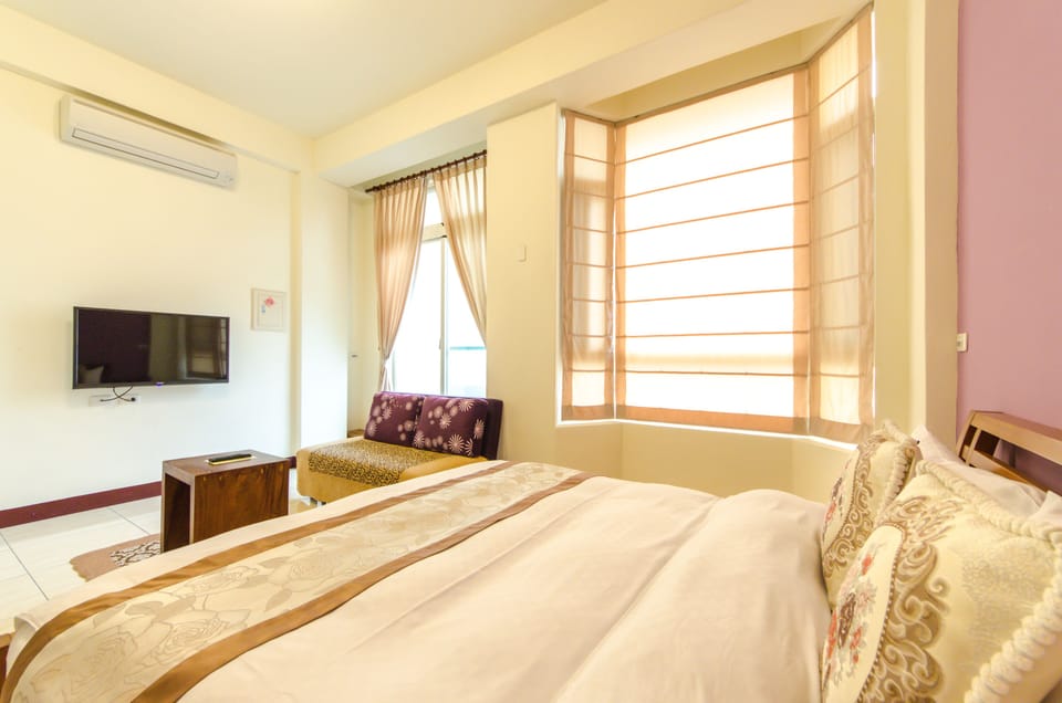 Down comforters, individually furnished, blackout drapes, soundproofing