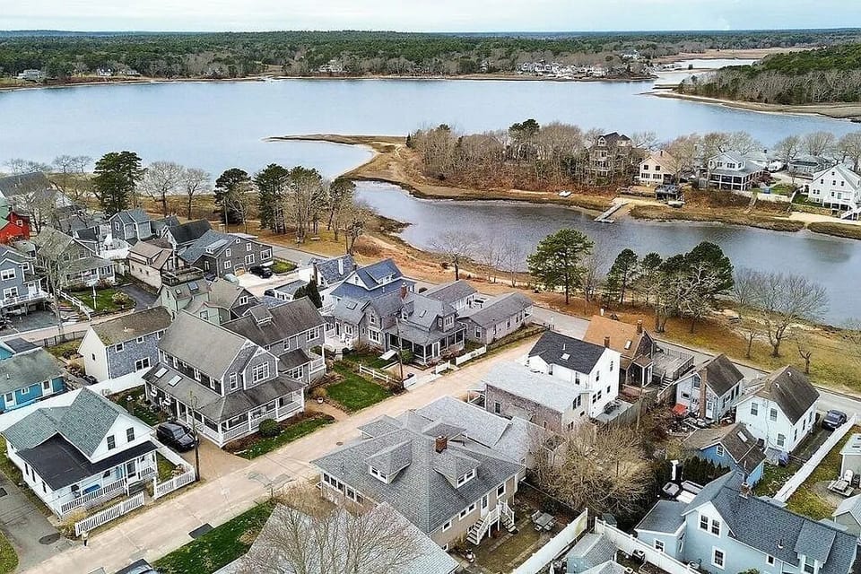 This home is only 4 houses up from one end of Onset Beach!