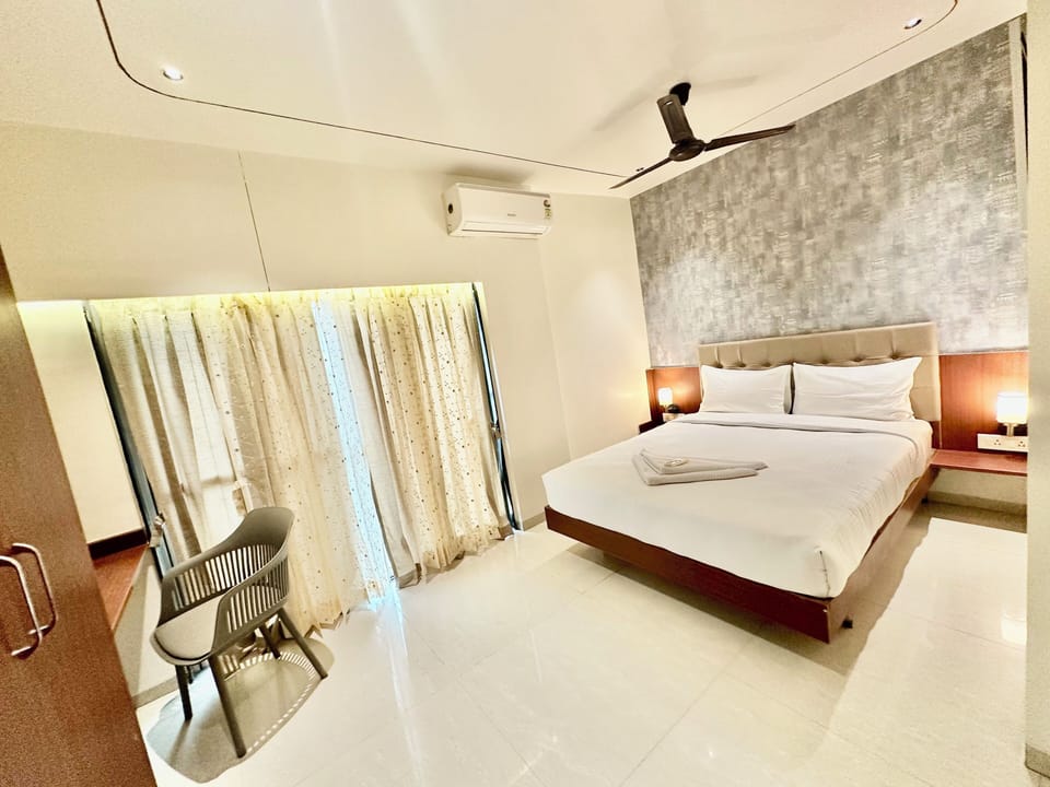 Family Studio Suite, City View | Extra beds