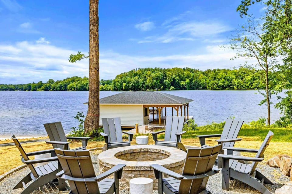Fire Pit - Pull up a chair around the stone fire pit and let the lake provide the soundtrack for the evening.