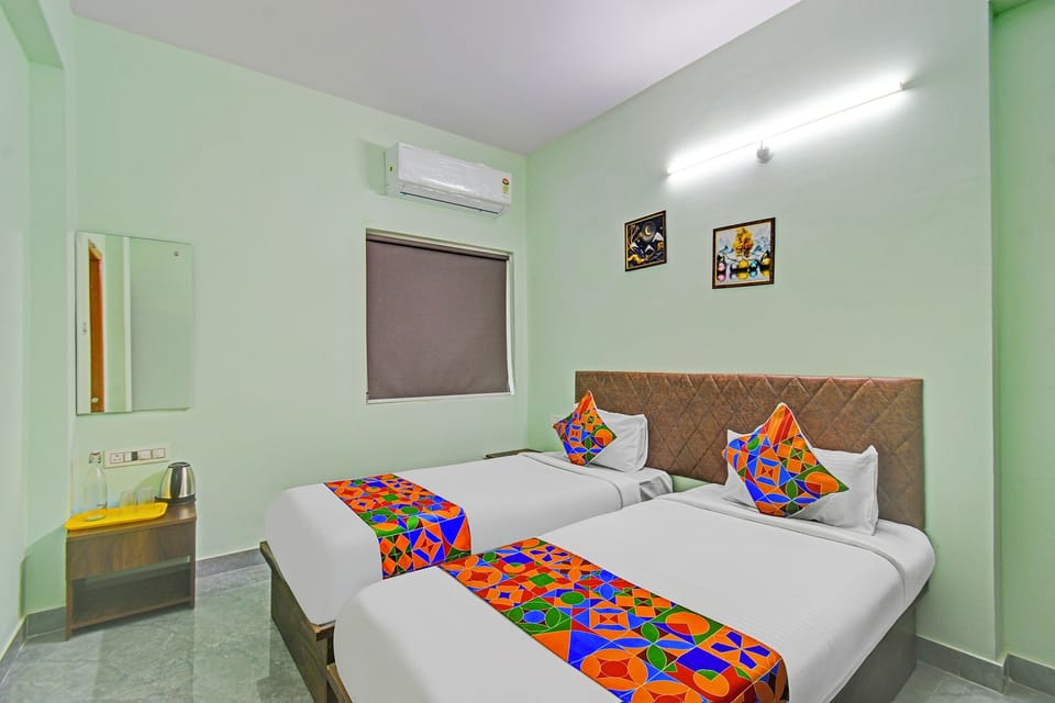 Egyptian cotton sheets, premium bedding, in-room safe, WiFi (free)