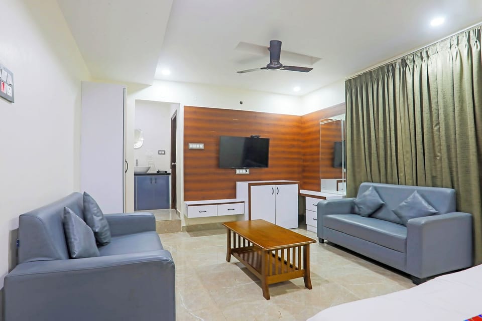 Egyptian cotton sheets, premium bedding, in-room safe, free WiFi