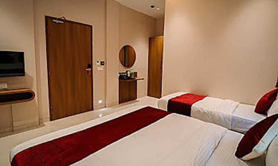 Egyptian cotton sheets, premium bedding, in-room safe, free WiFi