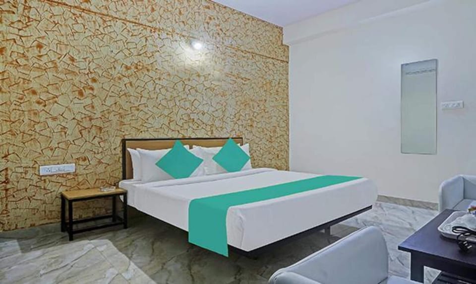 Egyptian cotton sheets, premium bedding, in-room safe, soundproofing