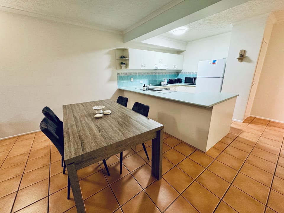 Dining & kitchen