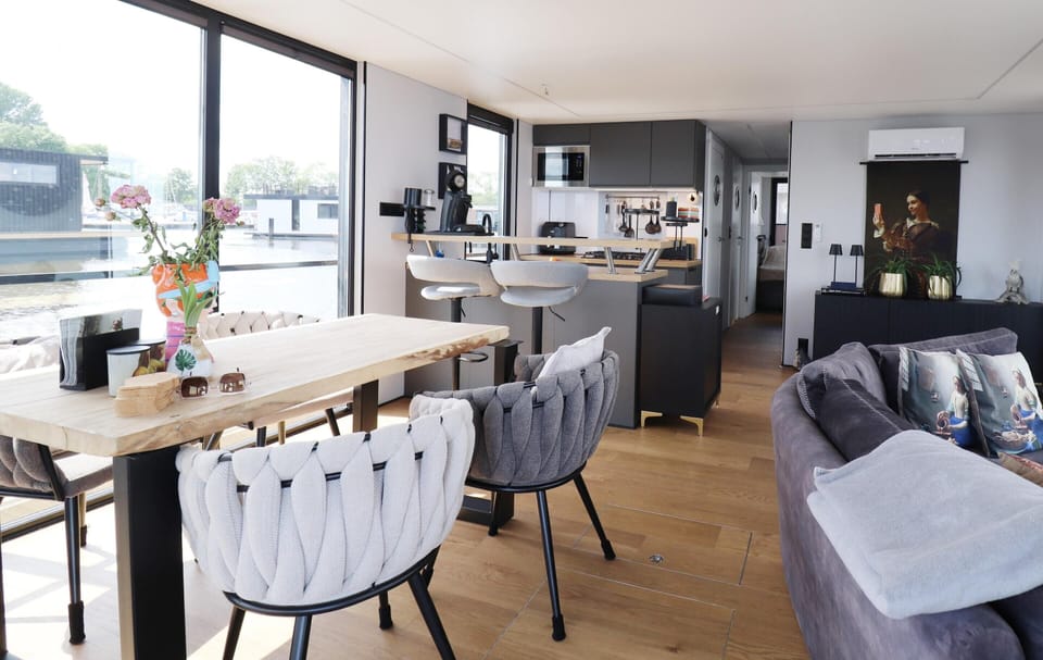 Mobile Home | Dining