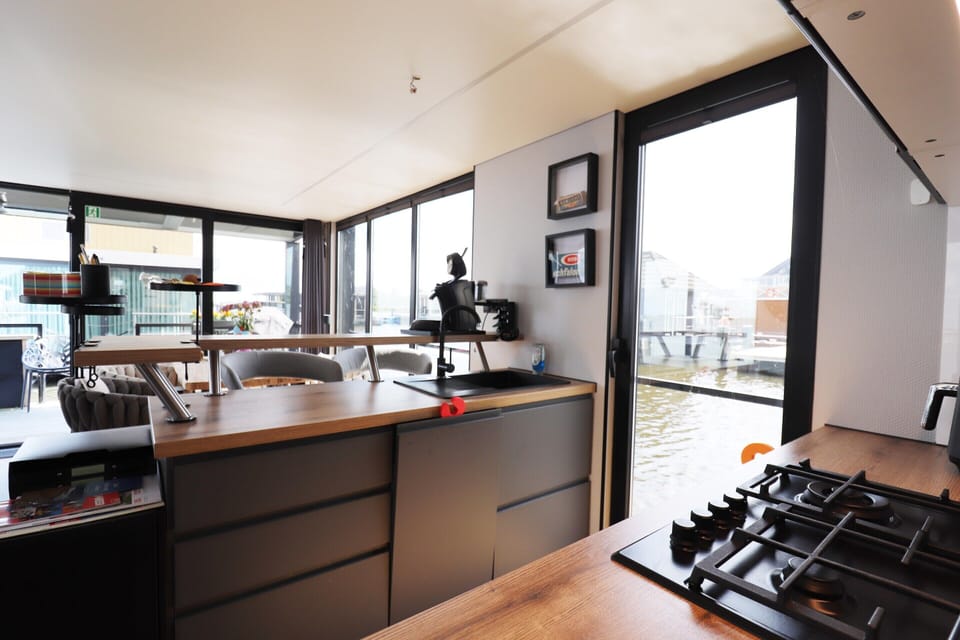 Mobile Home | Private kitchen | Toaster