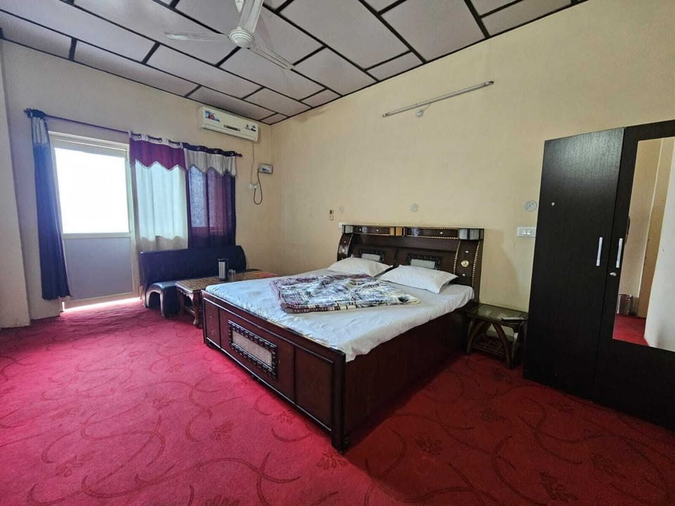Deluxe Double Room, Hill View | Free WiFi