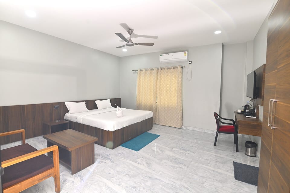 Superior Double Room | Desk, laptop workspace, WiFi (free)