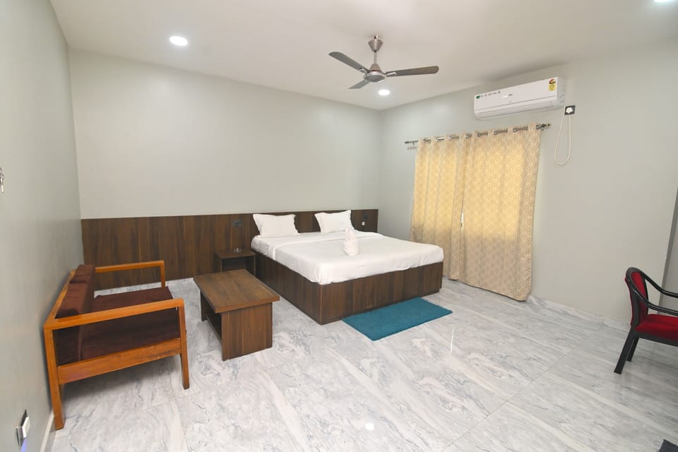 Superior Double Room | Desk, laptop workspace, WiFi (free)