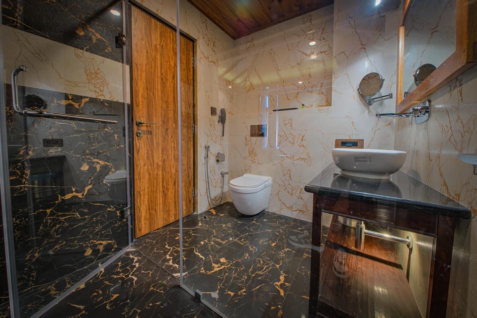 Superior Room | Bathroom | Shower, hair dryer, bathrobes, slippers
