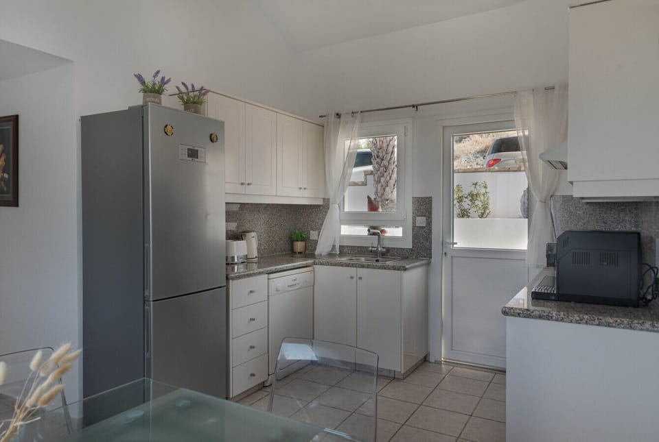 Spacious Kitchen!