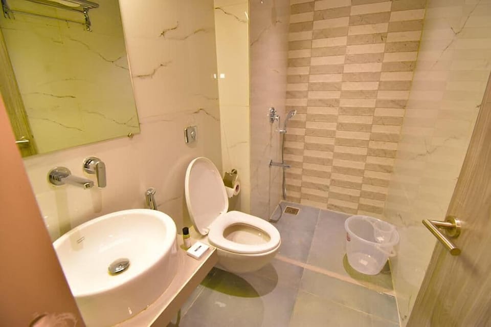 Double Room, City View | Bathroom | Slippers