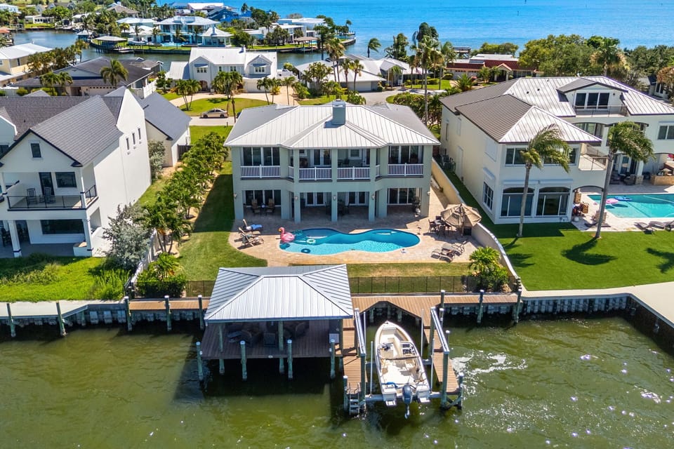 Close to both the river and beach