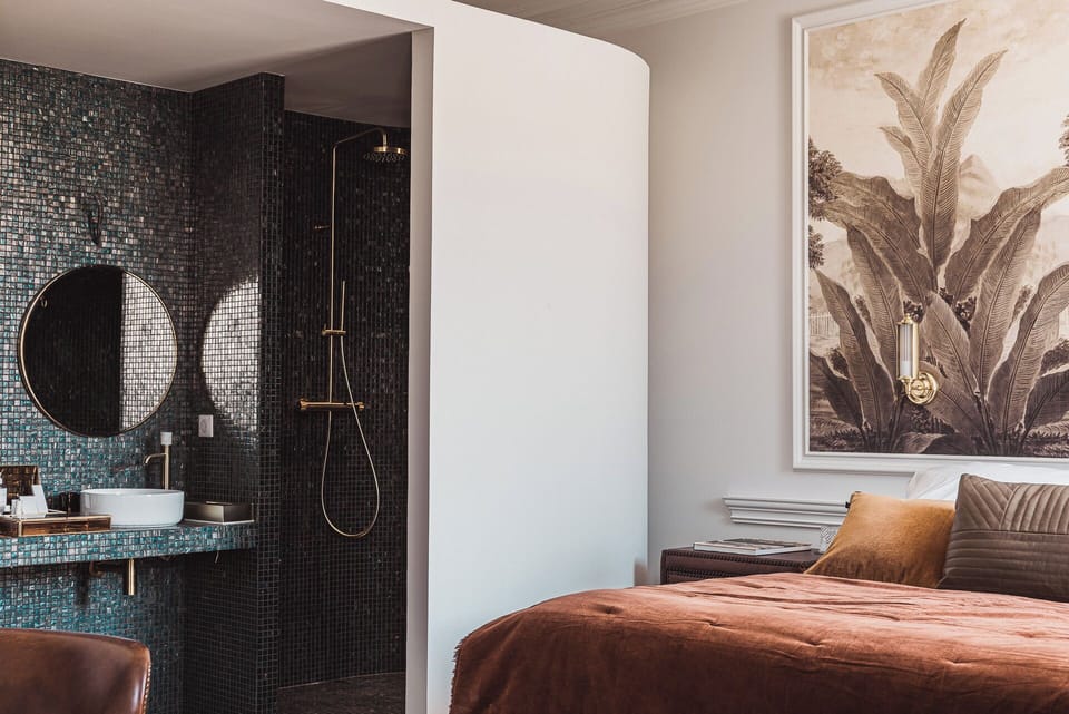 Deluxe Double Room, Non Smoking, Courtyard View | Premium bedding, blackout drapes, soundproofing, iron/ironing board