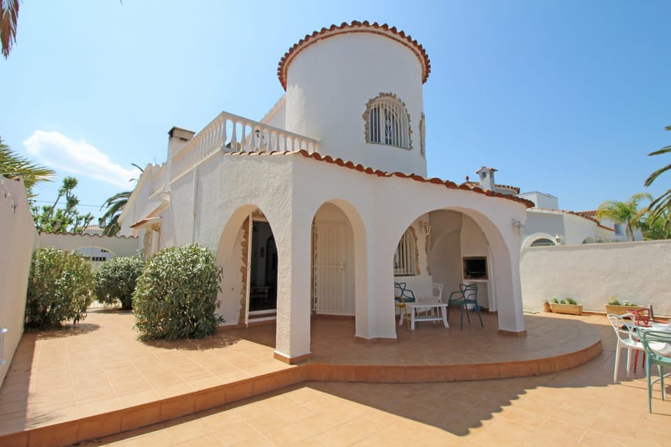Villa | Exterior