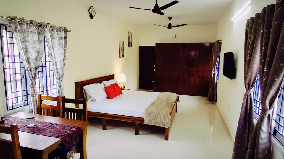 Premium Suite, Balcony, Mountain View | Soundproofing, free WiFi