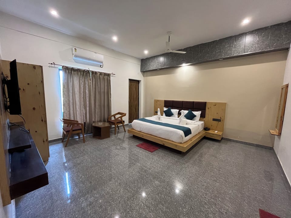 Standard Double Room, Balcony, Mountain View | Free WiFi