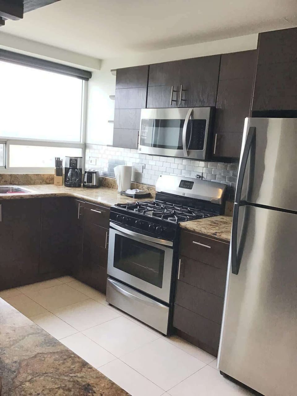 Fully eqquipped kitchen / Cocina bien equipada.