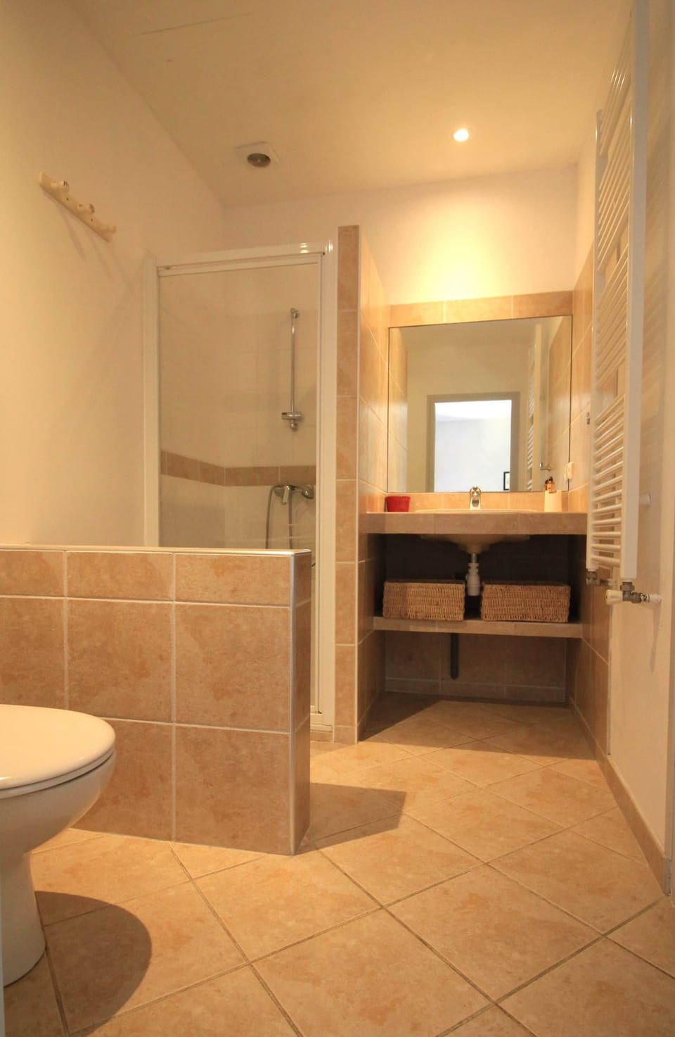 Bathroom 1, Orangery, Domaine du Château de Beaulieu, Gers