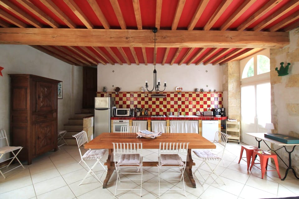 Kitchen, Stables Domaine du château de Beaulieu, Gers
