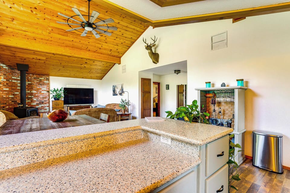 House (4 Bedrooms) | Interior