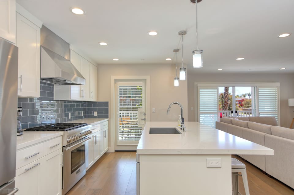 Outfitted with top-grade appliances and well-stocked with all the essentials, it’s ideal for preparing anything from quick beach snacks to memorable family dinners.