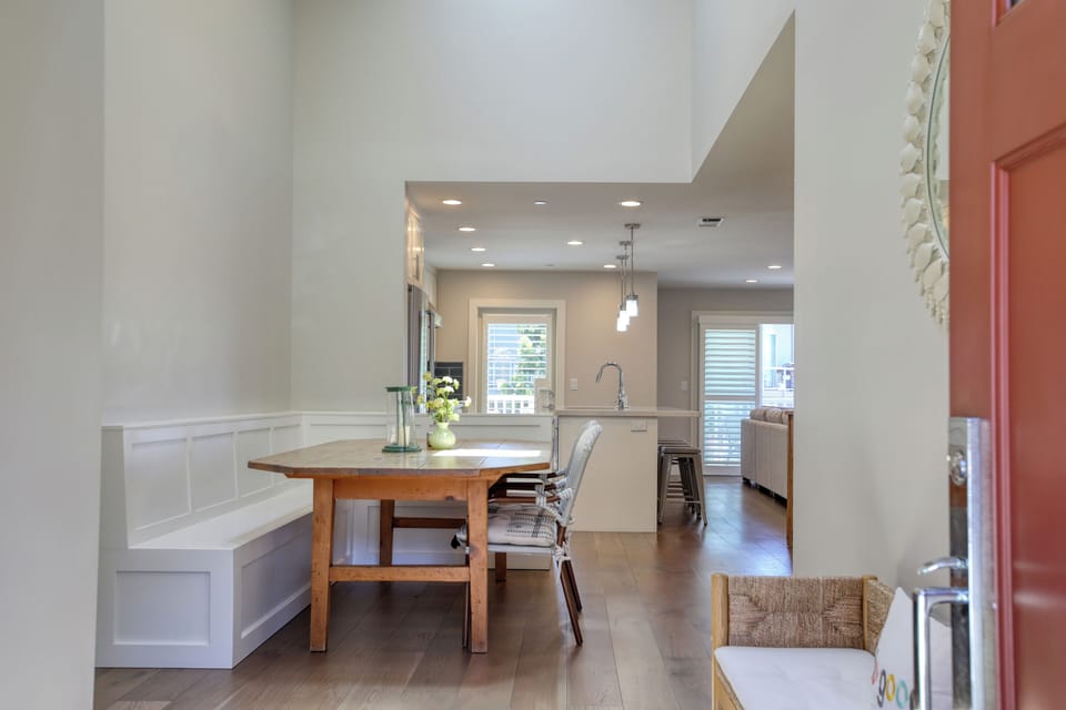 Furnishings have been carefully chosen to create a space that’s both soothing and inspiring.