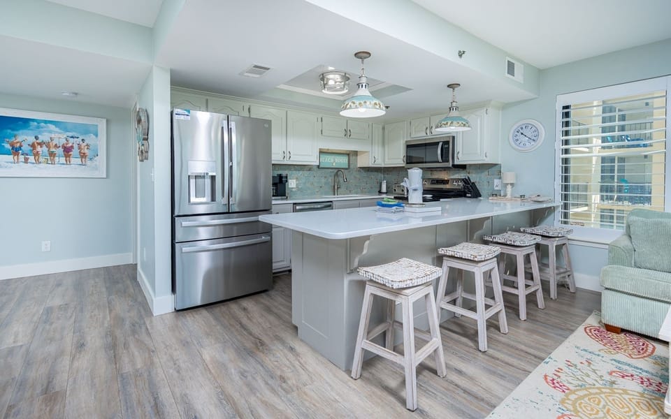 Condo, 3 Bedrooms | Private kitchen | Coffee/tea maker, fridge, oven
