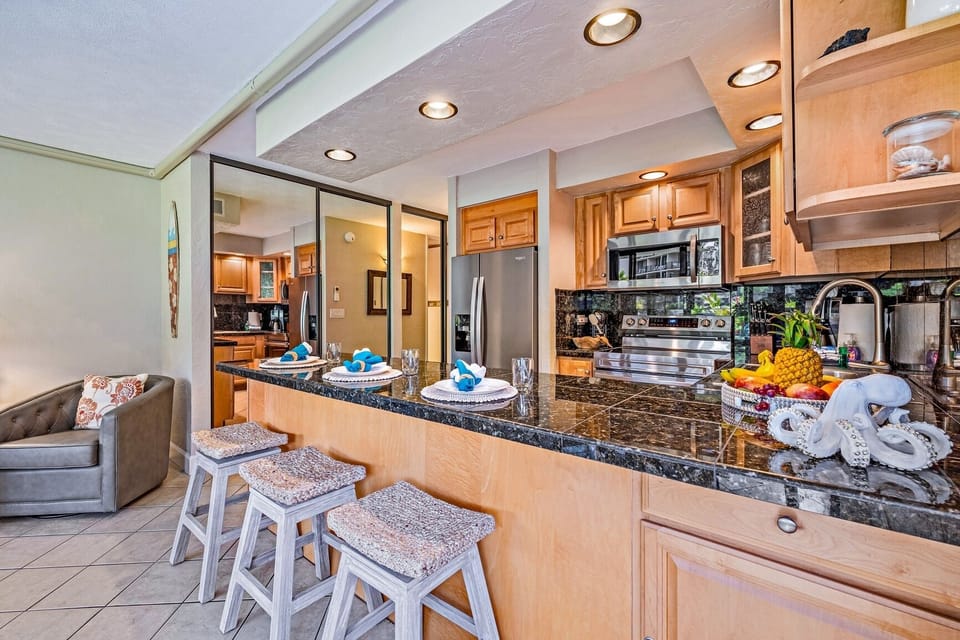 Condo, 1 Bedroom | Private kitchen | Coffee/tea maker, fridge, oven, toaster