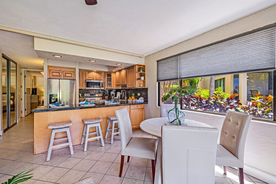 Condo, 1 Bedroom | Dining