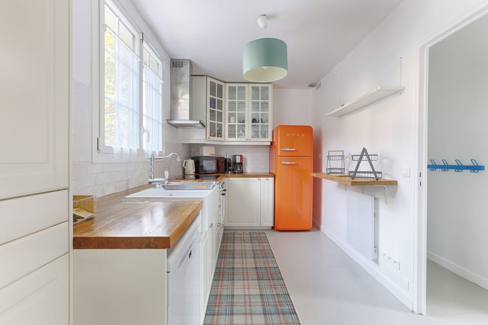 Classic Villa, Balcony, Garden View | Private kitchen | Electric kettle