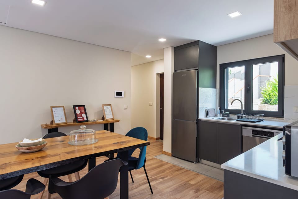 Apartment, River View | Private kitchen | Fridge, microwave, oven, stovetop