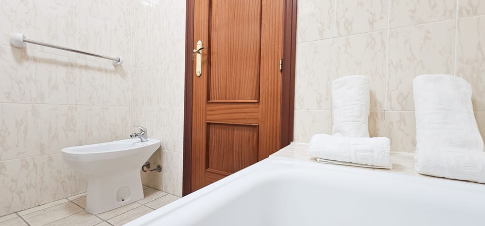 Twin Room | Pillowtop beds, individually decorated, desk, free WiFi