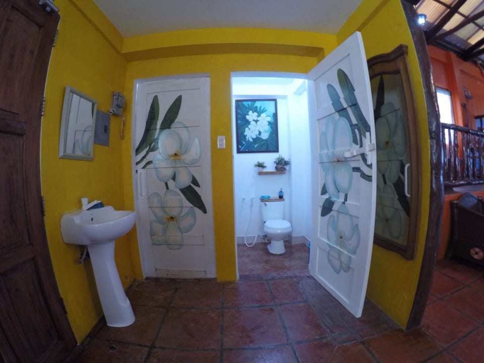 Deluxe Villa, Kitchen, Ocean View | Bathroom | Shower, free toiletries, hair dryer (on request), towels