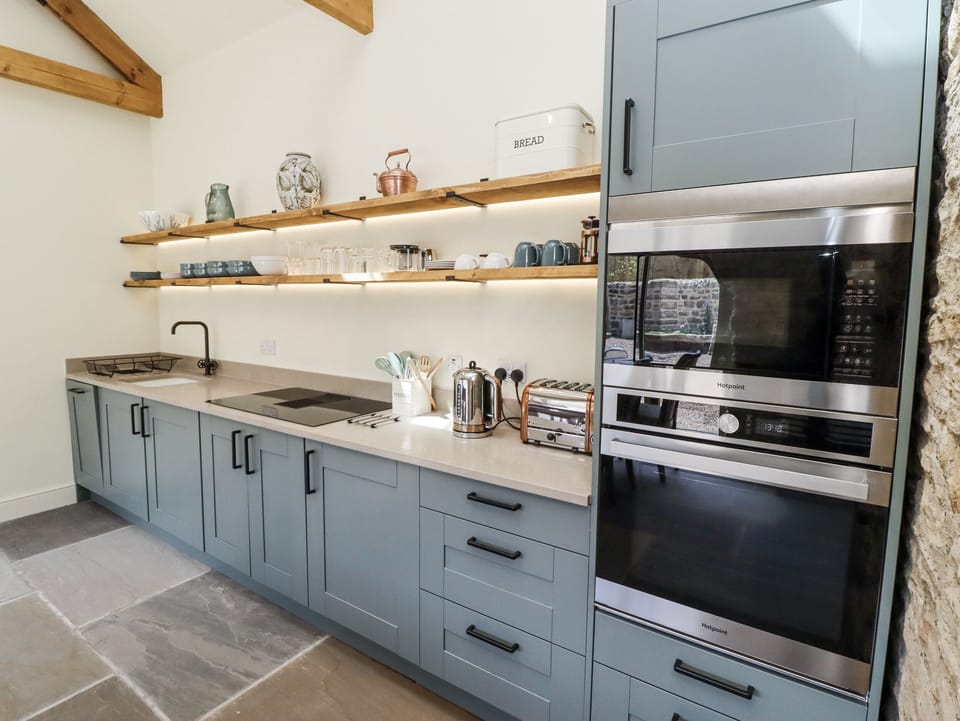 Dishwasher, cookware/dishes/utensils