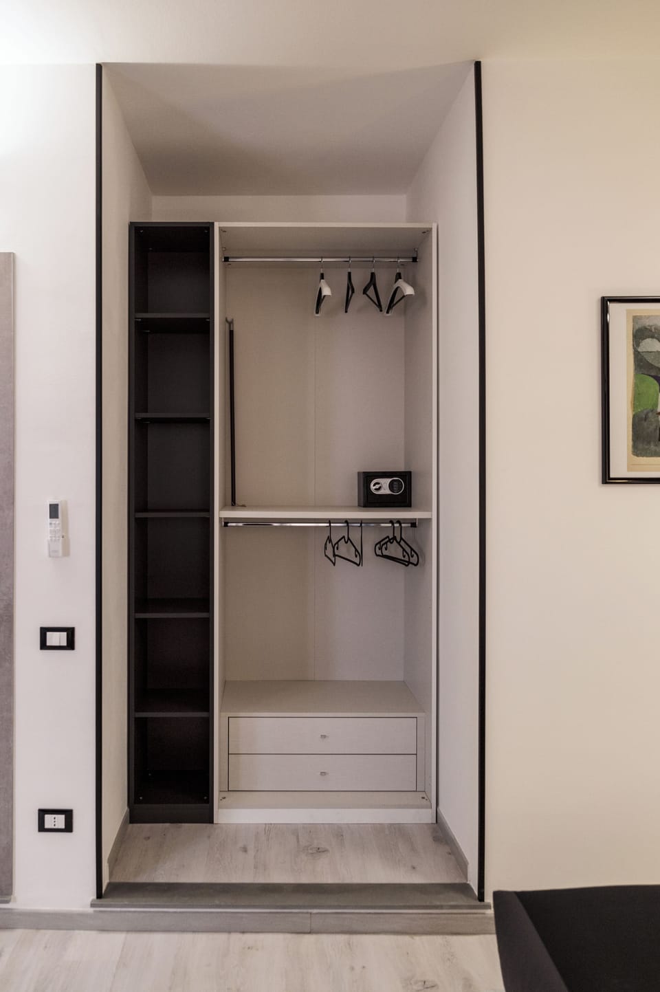 Double Room | In-room safe, desk, laptop workspace, blackout drapes