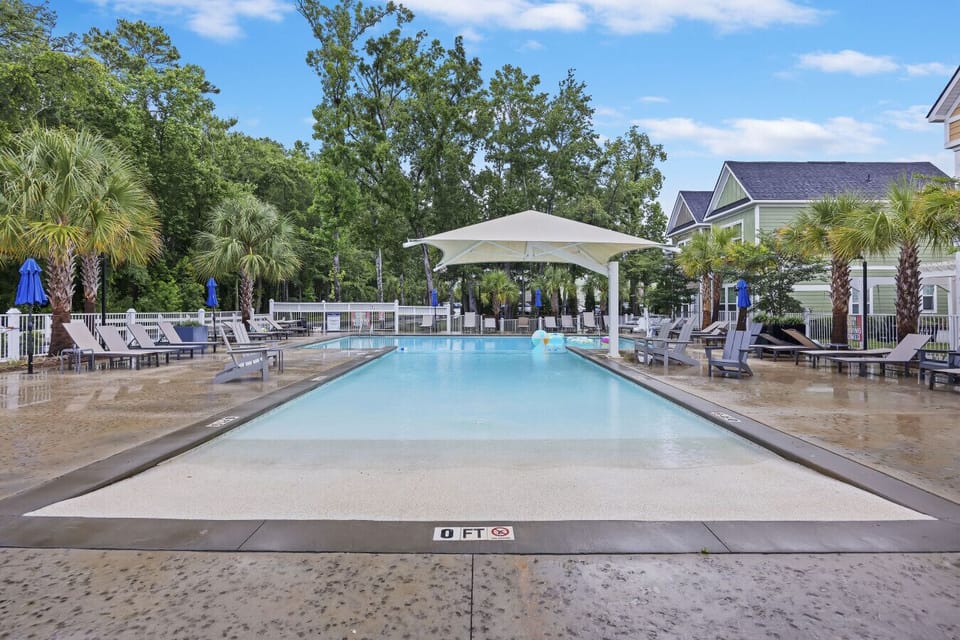 Founders community pool-Included for guests March through October
