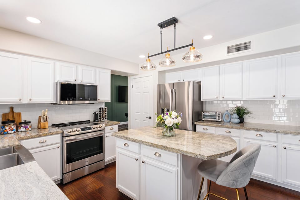Kitchen: Convection Air Fryer Microwave