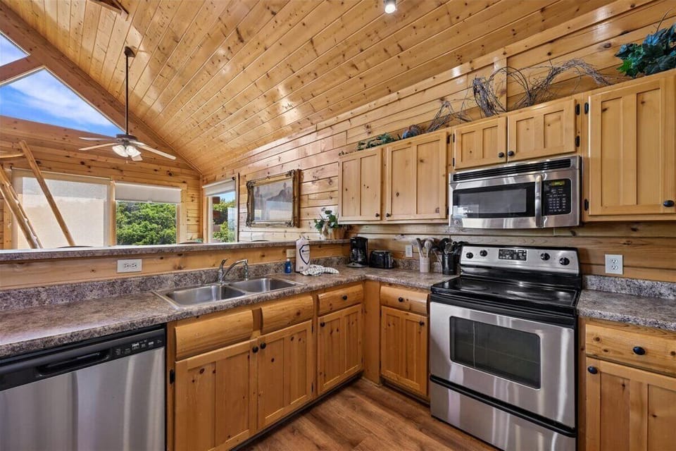Main Level-Kitchen