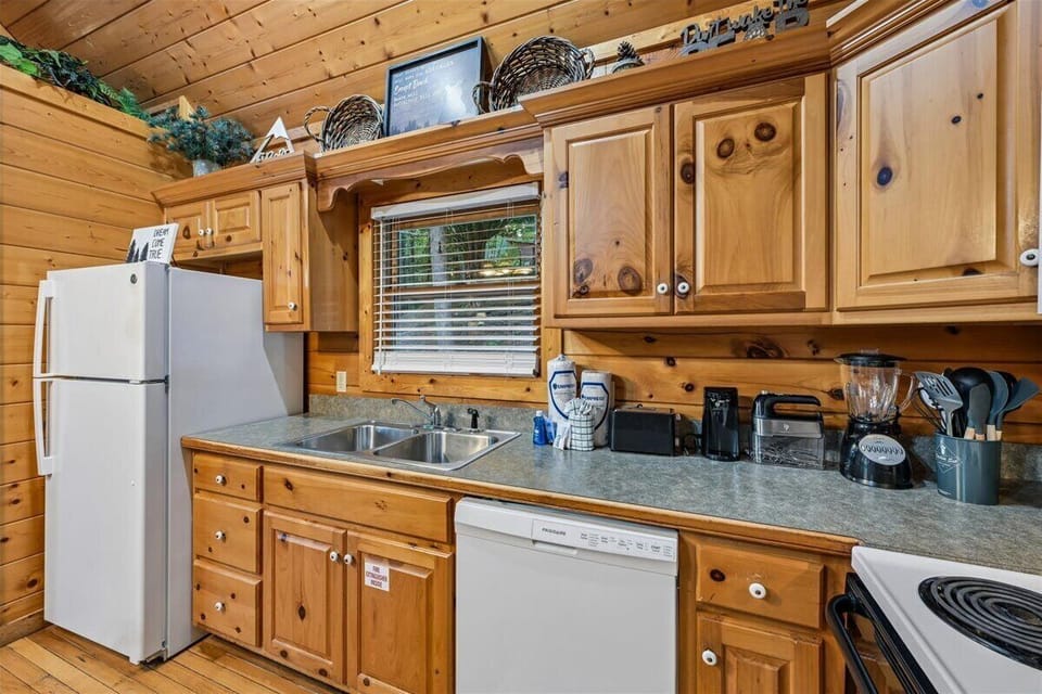 13-Kitchen