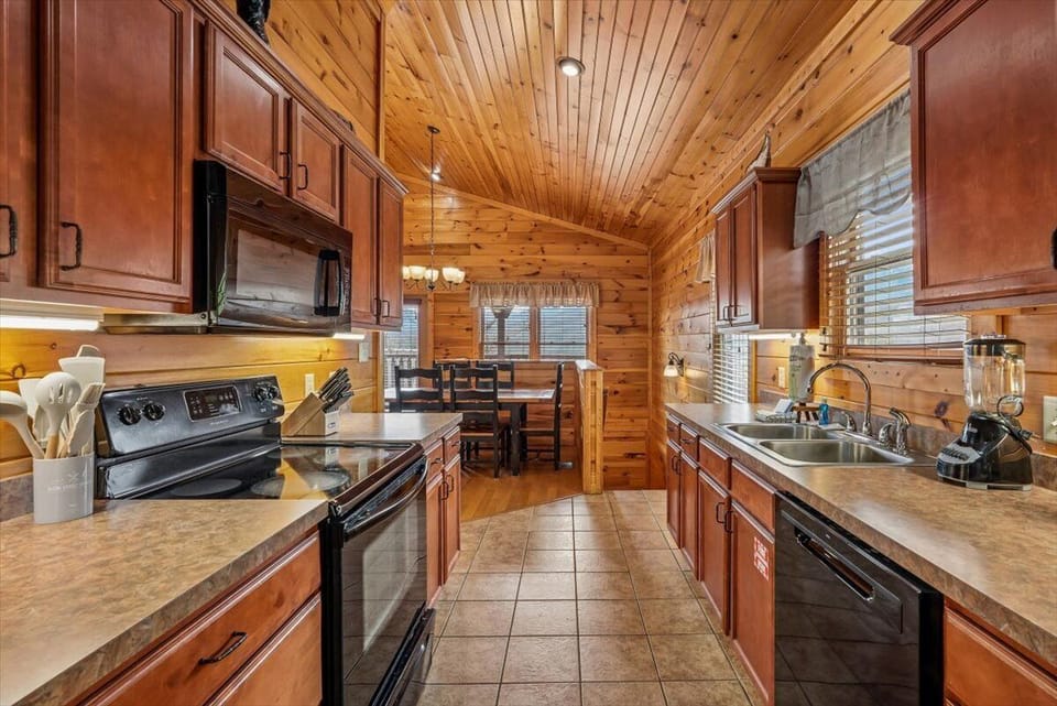 13-Kitchen