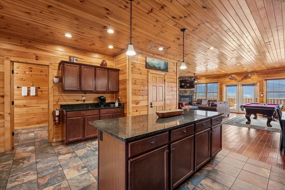 08-Kitchen