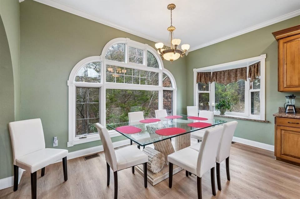 24-Dining Room