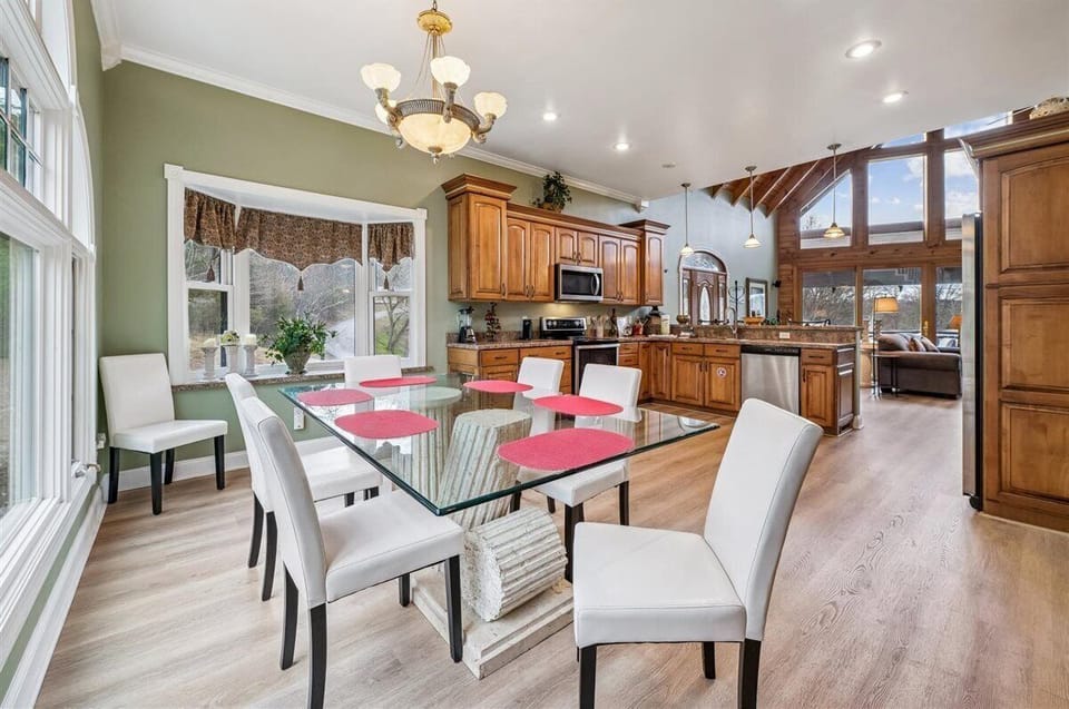 25-Dining Room
